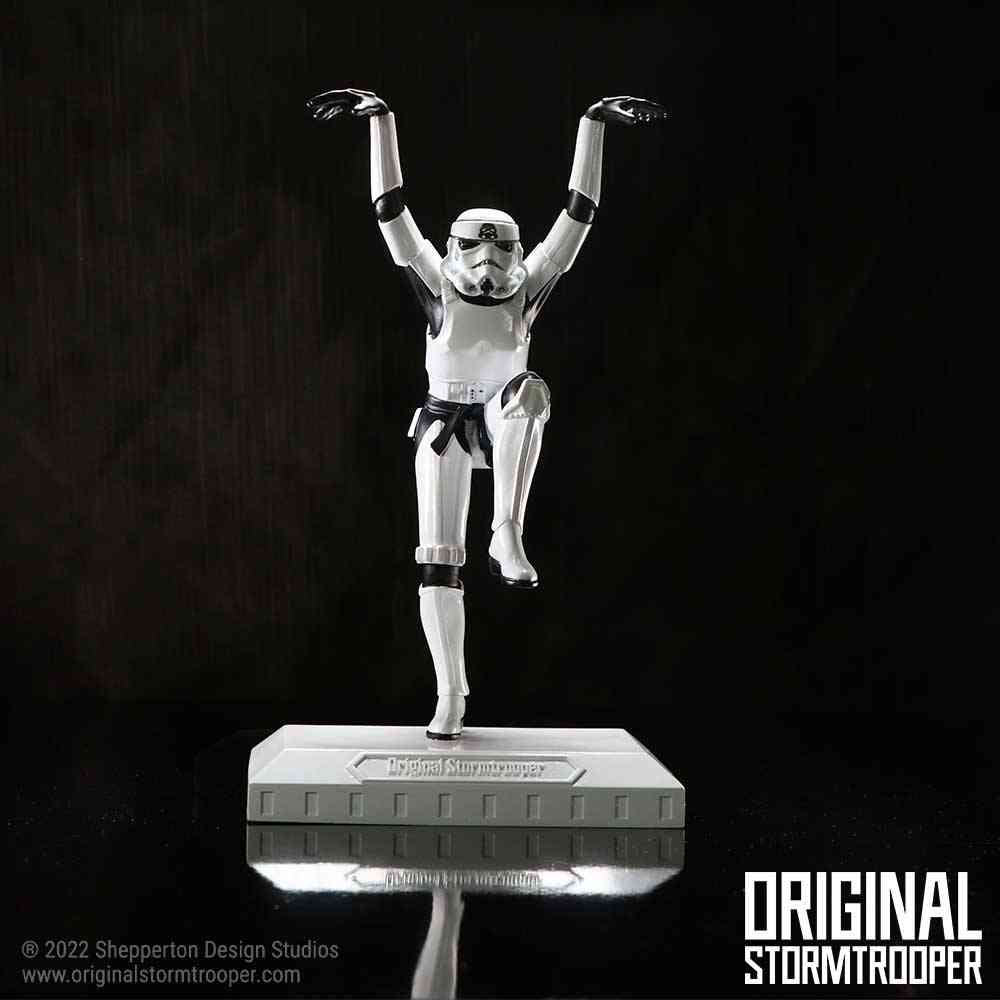 Nemesis Now Disney Star Wars - Stormtrooper Crane Kick 20.5cm Figurine - Blanc